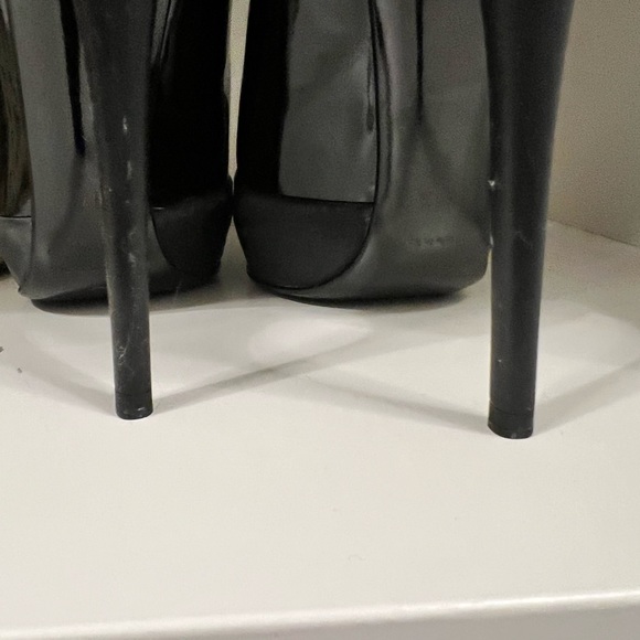 EUC BURBERRY Rubber Tip Zip High Heel Black Patent Booties box EU 39.5 - Picture 9 of 10
